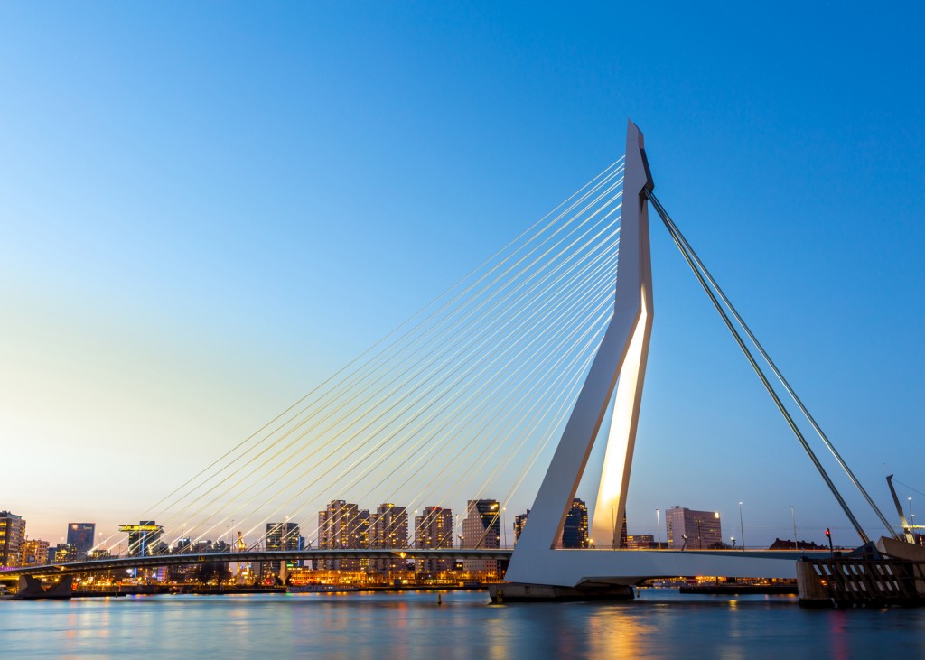 Erasmus-Bridge_Rotterdam_UNStudio_dezeen_ban